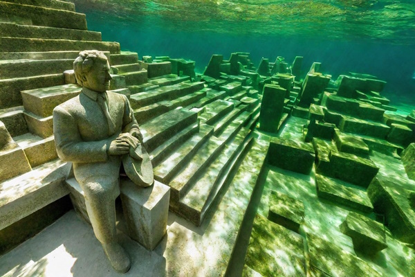 Подводный музей скульптур у берегов Канкуна